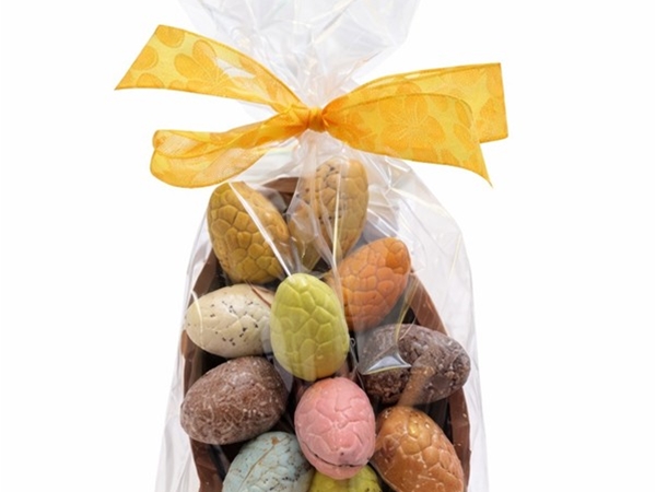 Half Paasei met bonboneitjes